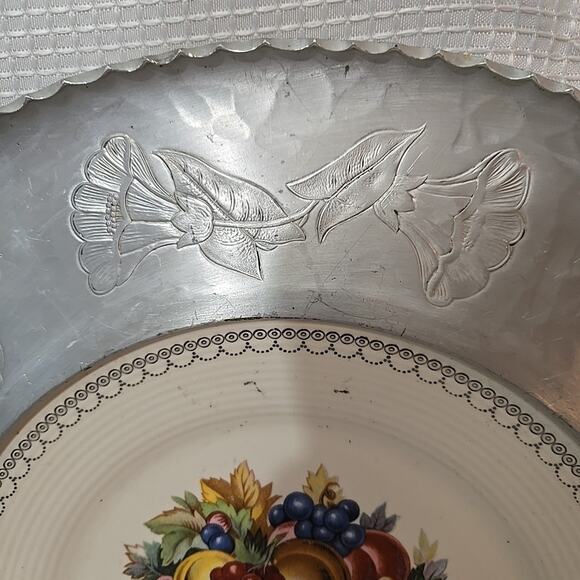Vintage Farberware Hammered Aluminum Wrapped Ceramic Plate Fruit Floral Pattern - Picture 6 of 8